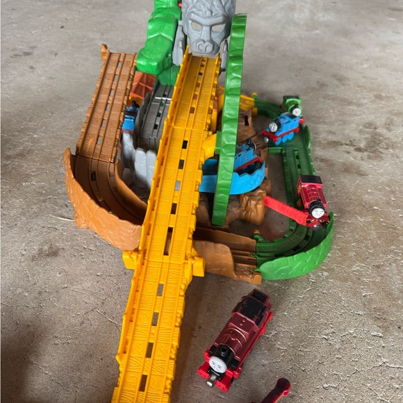 Thomas & Friends Colorful Train Track Set - Picture 2 of 7